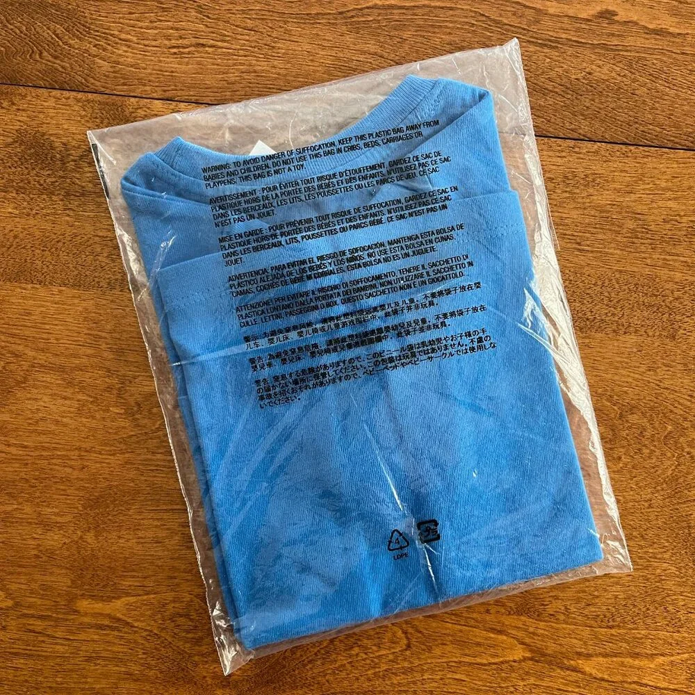 Gap blue pocket T-shirt 4T NWT